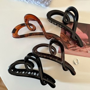 Temperament matte, love to grab and clip shark hair accessories