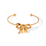 Stainless steel bow bracelet