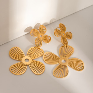 Stainless steel flower earrings