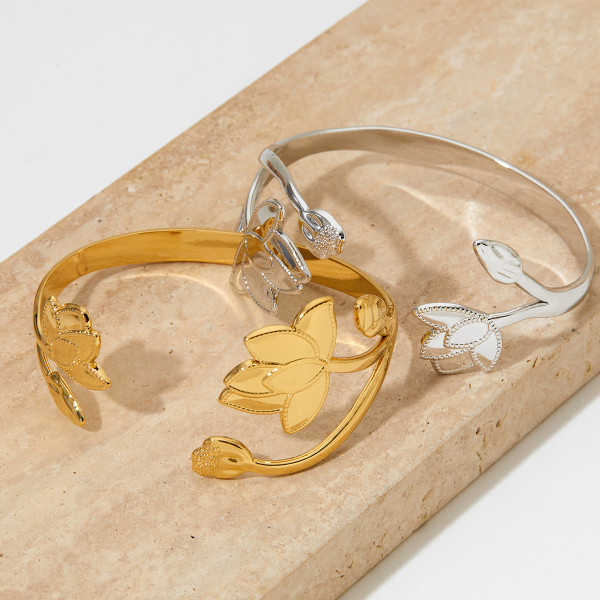 Stainless steel open flower bracelet