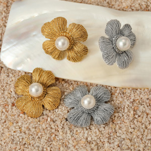 Stainless steel pearl flower earrings