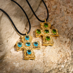 Stainless steel cross necklace with diamond