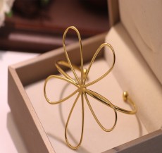 Stainless steel open flower bracelet