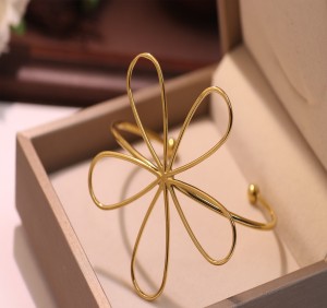 Stainless steel open flower bracelet