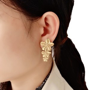 Stainless steel flower earrings