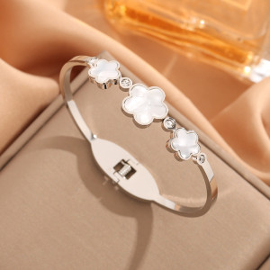 Stainless steel shell flower bracelet