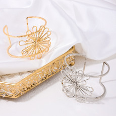 Alloy hollow flower bracelet