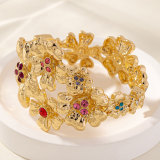 Metal flower colored diamond bracelet