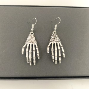 Halloween retro horror skeleton spider web spider pendant earrings
