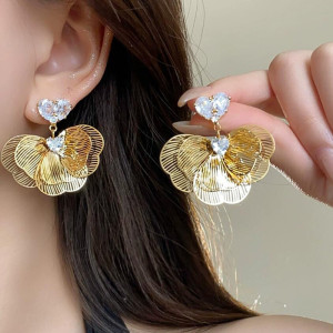 Fashionable hollow alloy diamond studded flower earrings