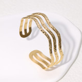Stainless steel wavy bracelet