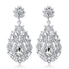 Elegant luxury earrings with diamond studded earrings for brides' wedding earrings