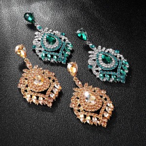 Elegant luxury earrings with diamond studded earrings for brides' wedding earrings