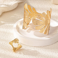 Punch pattern leaf bracelet ring set