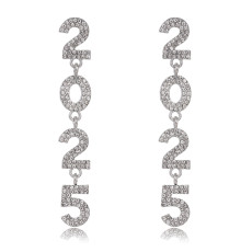 Elegant luxury earrings with diamond studded earrings for brides' wedding earrings