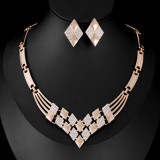 Fashionable and minimalist bridal jewelry, crystal necklace, earring set