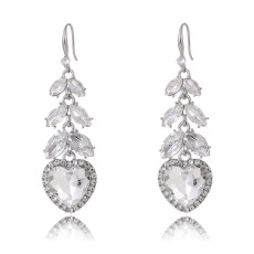 Elegant luxury earrings with diamond studded earrings for brides' wedding earrings