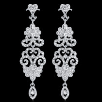 Elegant luxury earrings with diamond studded earrings for brides' wedding earrings