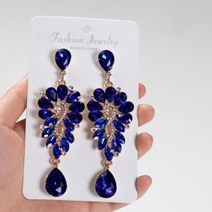 Elegant luxury earrings with diamond studded earrings for brides' wedding earrings