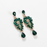 Elegant luxury earrings with diamond studded earrings for brides' wedding earrings