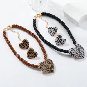 Love leopard print fashionable personalized design pendant necklace earring set
