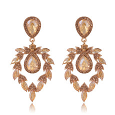 Elegant luxury earrings with diamond studded earrings for brides' wedding earrings