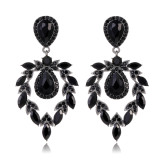 Elegant luxury earrings with diamond studded earrings for brides' wedding earrings