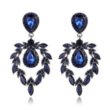 Elegant luxury earrings with diamond studded earrings for brides' wedding earrings