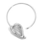 Flower collar with geometric exaggeration, three-dimensional design, elegant opening necklace