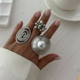 Irregular elliptical alloy winding ring, geometric ripple pearl ring