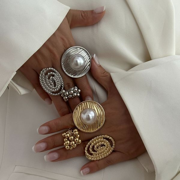 Irregular elliptical alloy winding ring, geometric ripple pearl ring