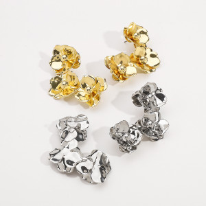 Metal flower earrings