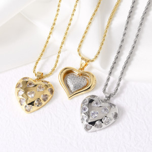 Love smooth pendant necklace with heart-shaped zirconia lock chain