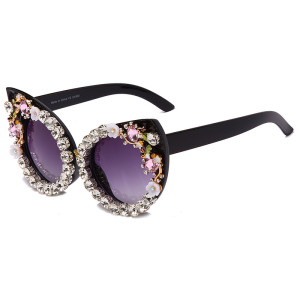 Diamond studded cat eye UV resistant fashionable carved sunglasses