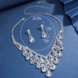 Fashionable and minimalist bridal jewelry, crystal necklace, earring set