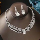 Fashionable and minimalist bridal jewelry, crystal necklace, earring set