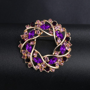 Crystal new fashionable brooch, women's alloy electroplated scarf, brooch, clothing accessories, chest flower, spot wholesale