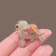 Crystal magpie bird brooch high-end cute anti glare suit colored brooch chest flower accessory