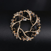 Crystal new fashionable brooch, women's alloy electroplated scarf, brooch, clothing accessories, chest flower, spot wholesale
