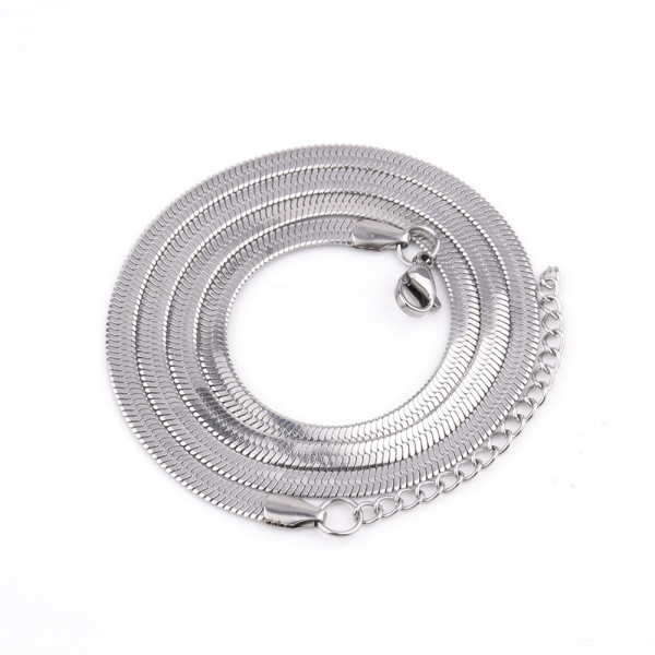 silvery Stainless steel blade chain, titanium steel necklace, personalized and trendy style