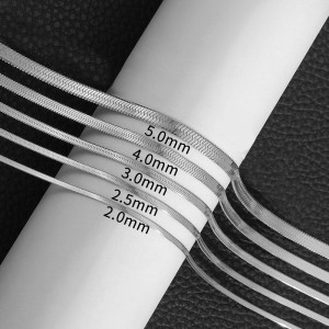 silvery Stainless steel blade chain, titanium steel necklace, personalized and trendy style