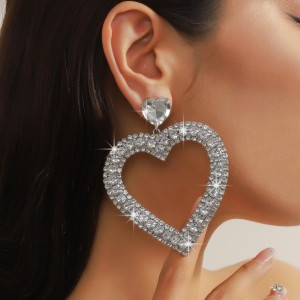 Crystal Peach Heart Water Diamond Earrings, High Grade and Personalized