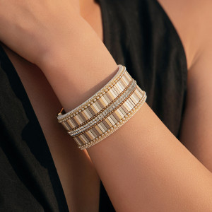 New Retro Women's Bracelet PU Leather Fashion Versatile Diamond Magnetic Buckle Bracelet