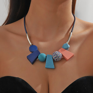 Hot selling round bead geometric necklace, fashionable and high-end collarbone chain, Bohemian style
