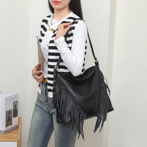 European and American large capacity rivet shoulder crossbody bag tassel bag large soft leather women's bag