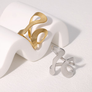 Geometric ring with simple, irregular lines, niche design, stainless steel ring