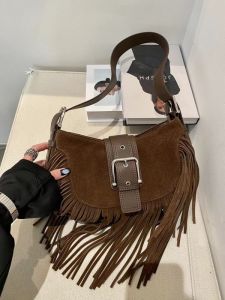 Tassel crossbody bag, fashionable shoulder bag, European retro bag