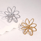 New stainless steel ring with female hollow flower 18k gold for a high-end feel