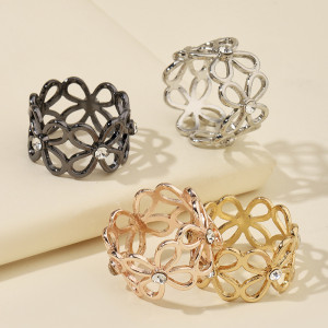 Hollow out rhinestone clover silk scarf buckle metal women's shawl buckle