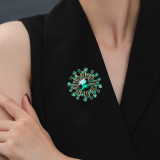 Hollow out geometric crystal brooch alloy diamond inlaid women's chest flower brooch